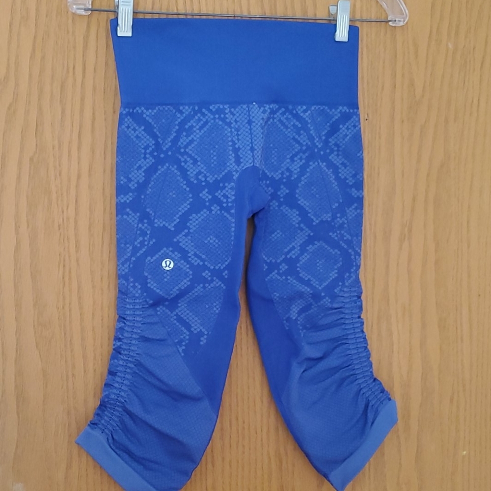 Lululemon crops